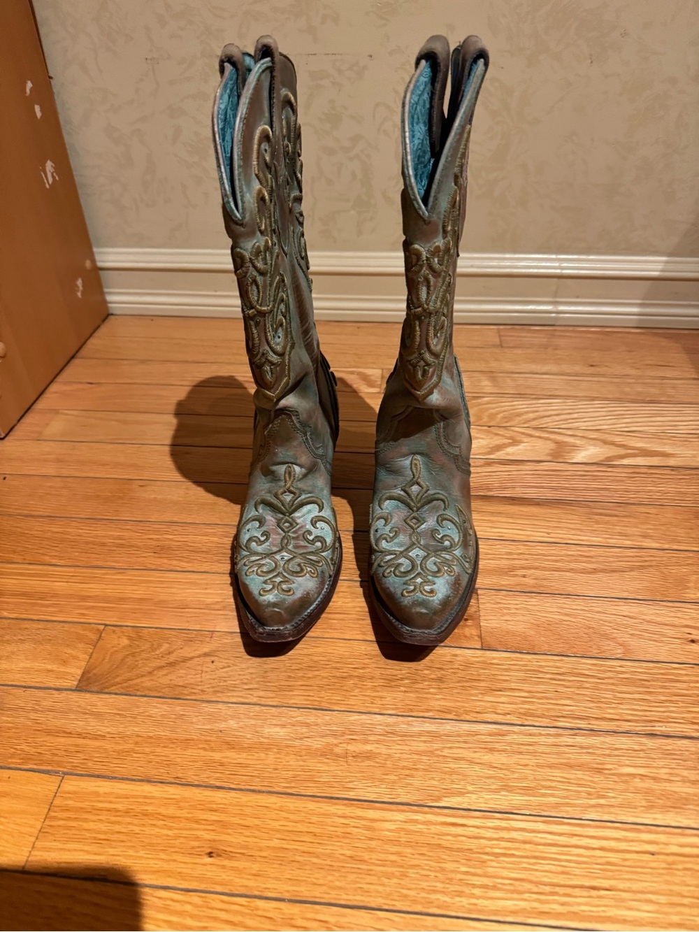 Corral Women’s Embroidered Turquoise Western Boots